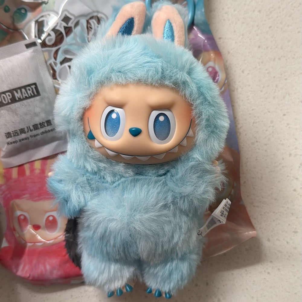 ♡ Pop Mart x The Monsters Labubu Big Into Energy - Hope